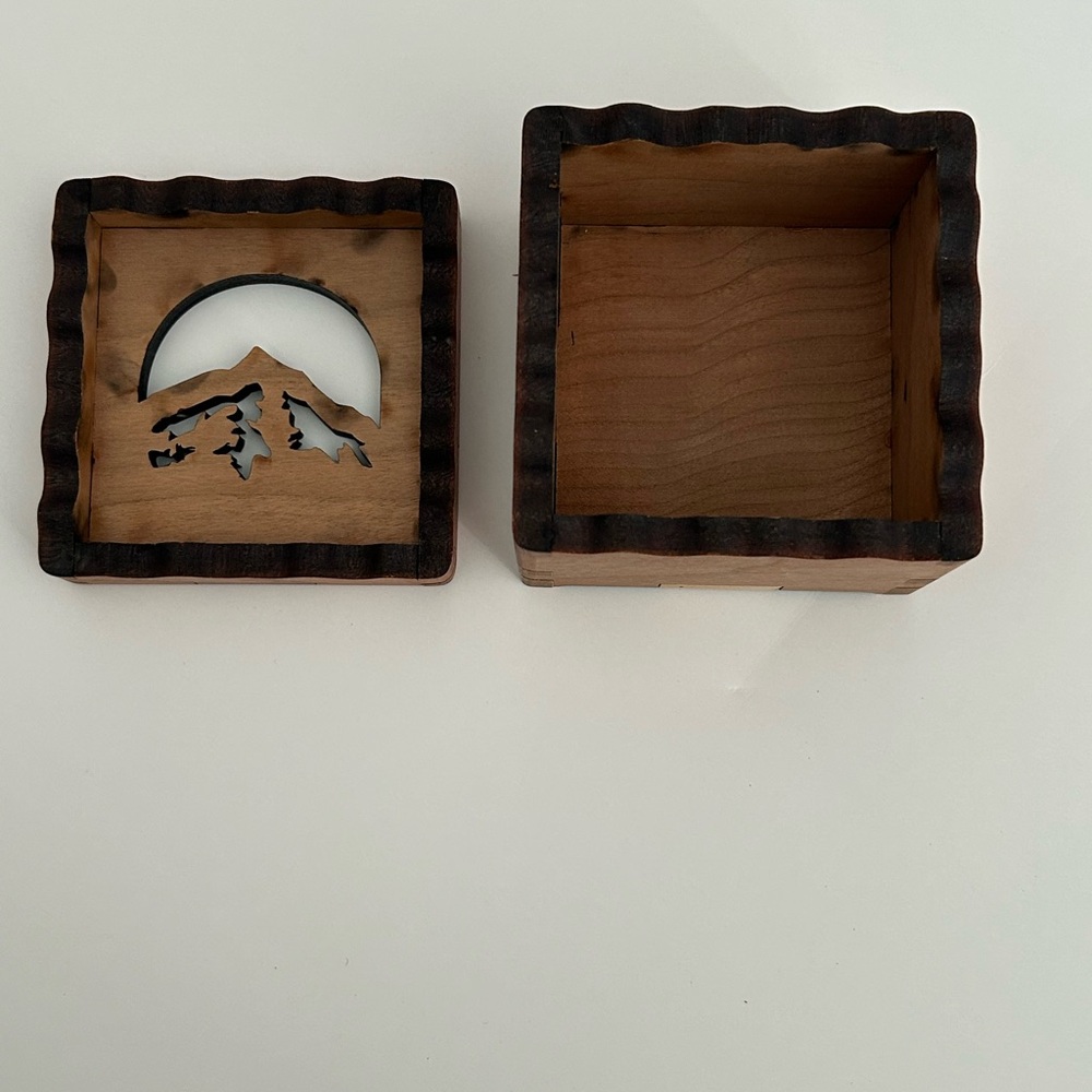 Wooden Breckenridge Colorado Keepsake Box - Picture 3 of 6